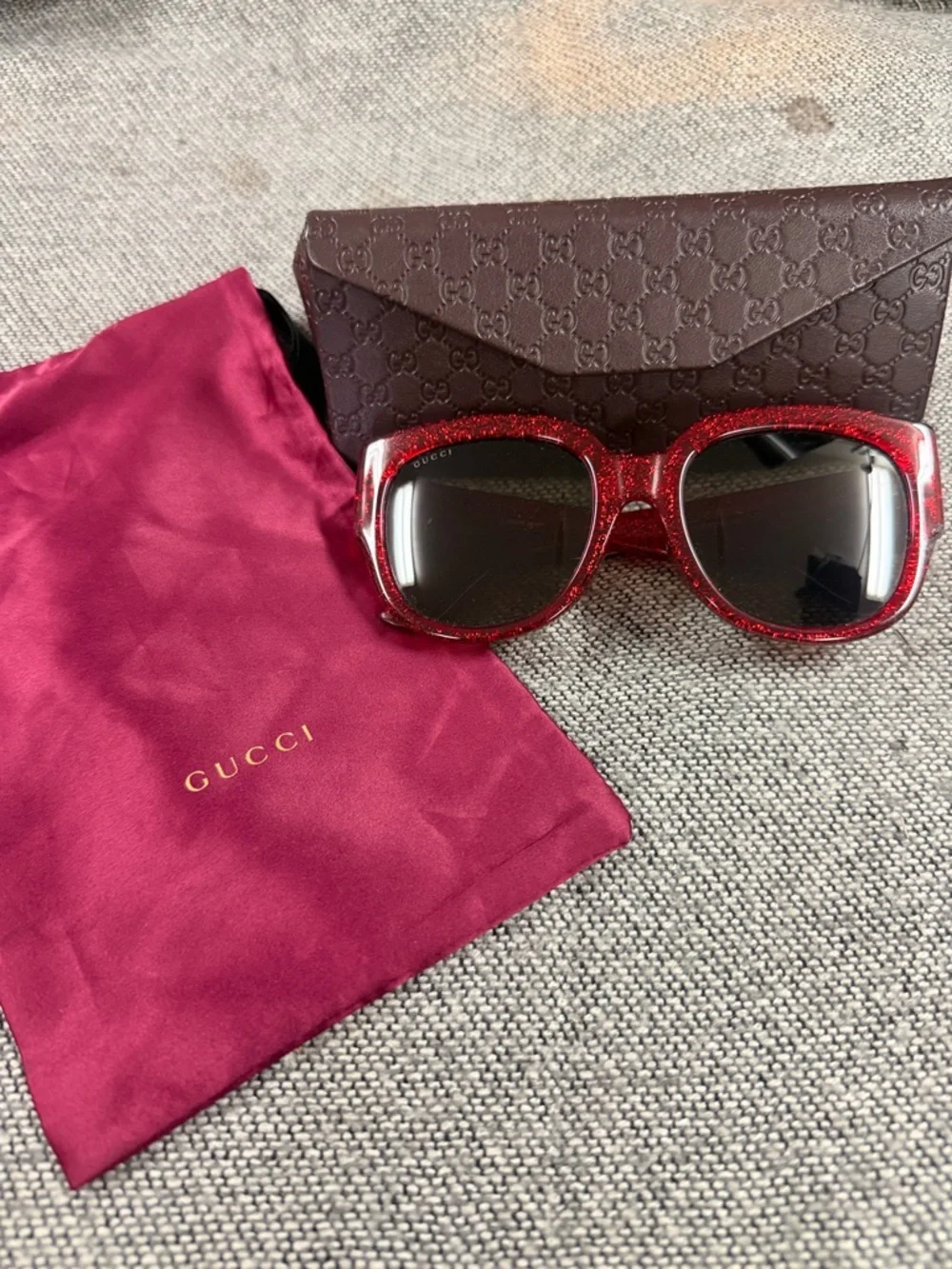 Gucci Red Glitter Oversized Women's Sunglasses - Picture 1 of 6